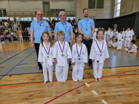 Karateisti na tekmovanju v Moravčah, april 2024 (5)